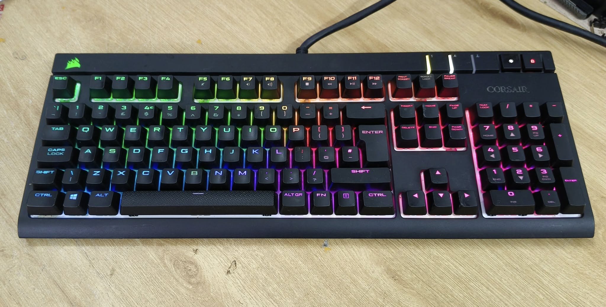 Bàn phím cơ Corsair Strafe RGB 2nd giá tốt, switch Cherry Red, LED RGB, bảo hành 1 tháng - Ảnh 2