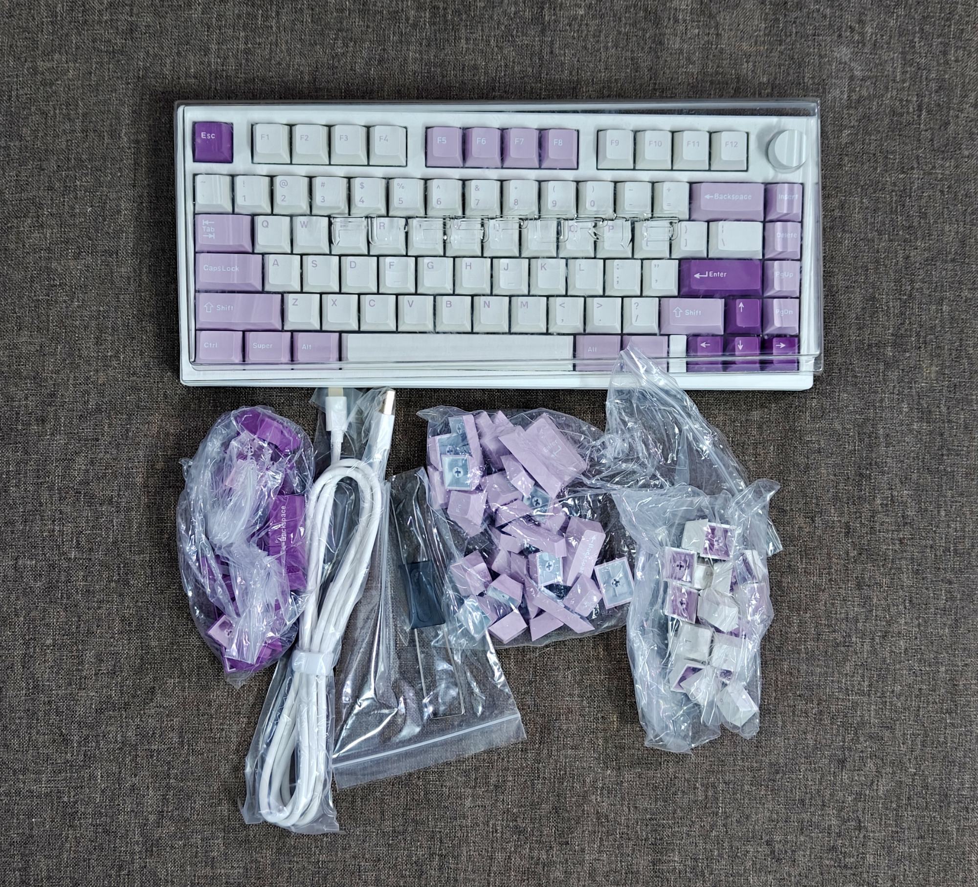 Bàn Phím Cơ FL Esports GP75 Taro Purple (Like New Fullbox) - Kailh Box Red | MKShop 6 Bàn phím kèm cáp USB và các túi keycap, switch dự phòng bên trong hộp phụ kiện.