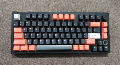 Bàn phím cơ Ganss XS75T layout 75% keycap đen cam, phím Esc và Enter trắng, núm xoay góc phải