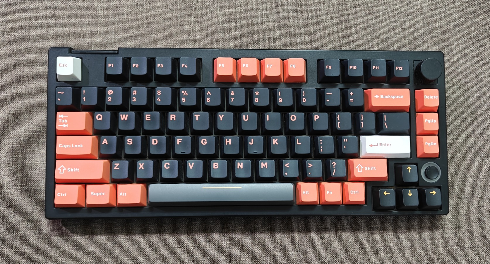 Bàn Phím Cơ Ganss XS75T (Cũ) - 3 Mode, Joystick 4 Hướng, Lỗi Màn | MKShop 1 Bàn phím cơ Ganss XS75T layout 75% keycap đen cam, phím Esc và Enter trắng, núm xoay góc phải