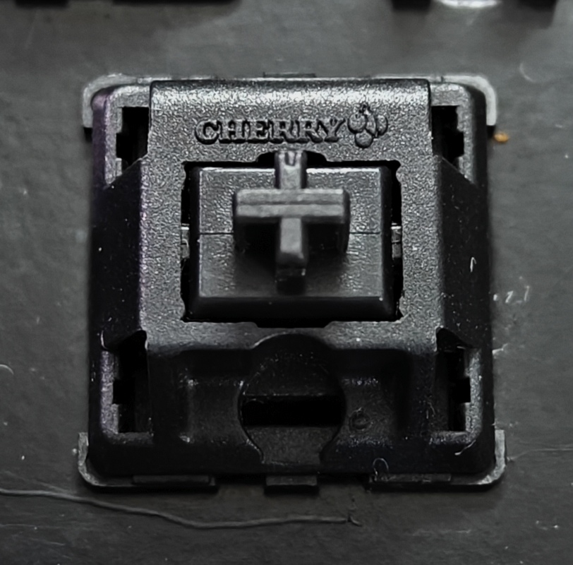 Bàn Phím Cơ Leopold FC900R White Side Print (Cũ >90%) - Cherry Black | MKShop 10 Cận cảnh switch Cherry Black màu đen trên bàn phím Leopold FC900R